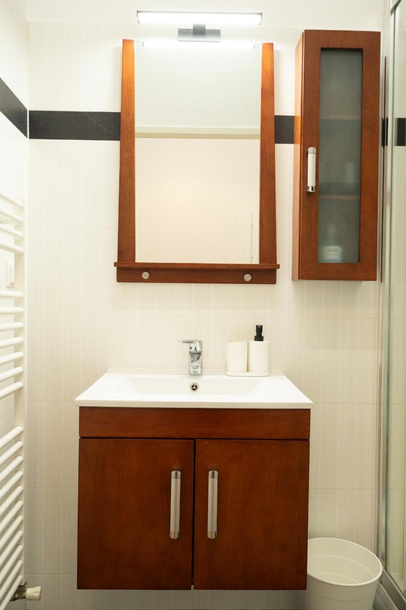 4ty3 - Franz Josef Is Calling Appartement