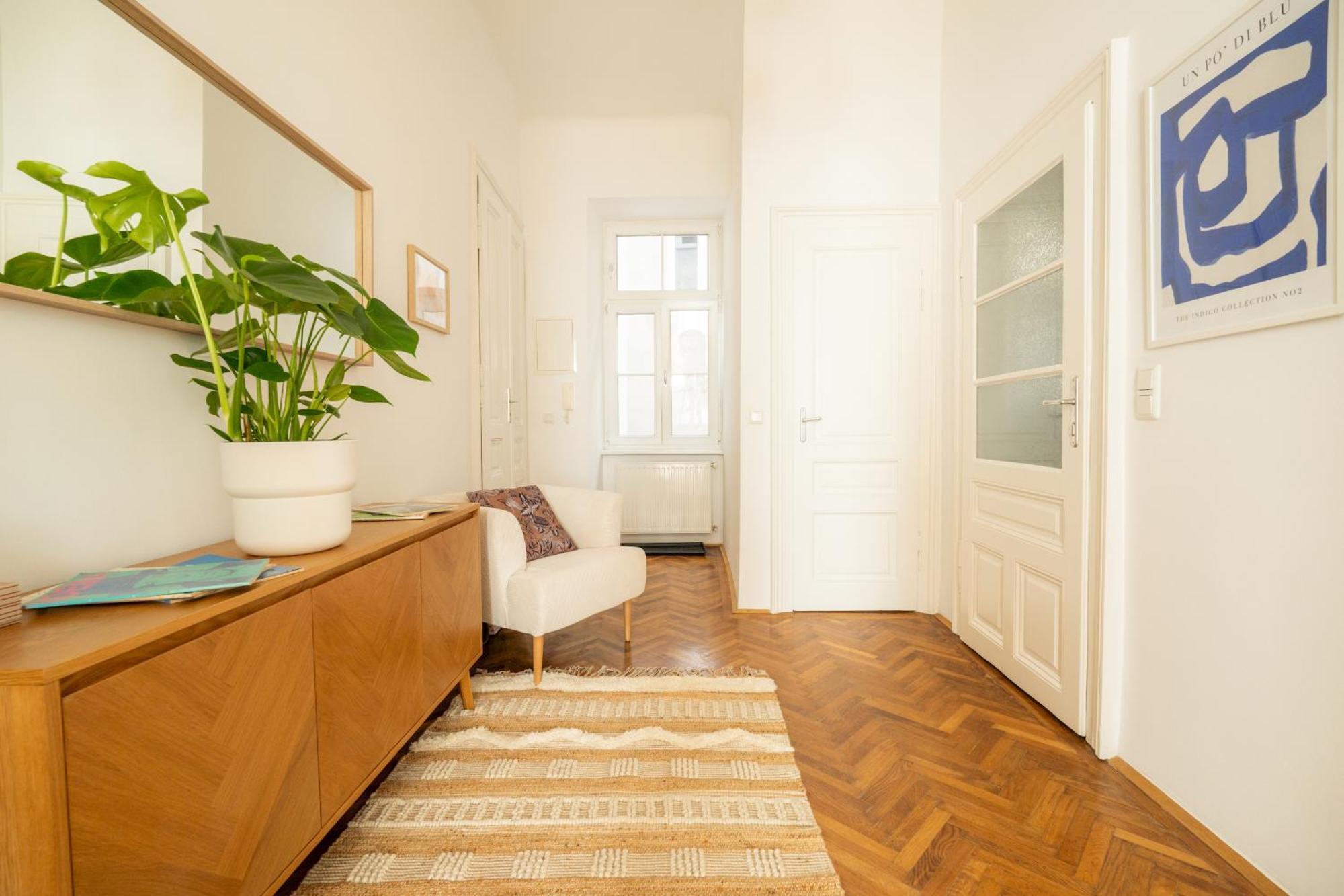 Appartement 4ty3 - Franz Josef Is Calling