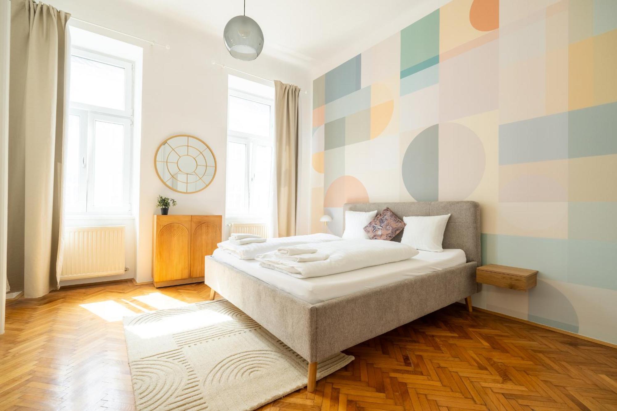 Appartement 4ty3 - Franz Josef Is Calling *