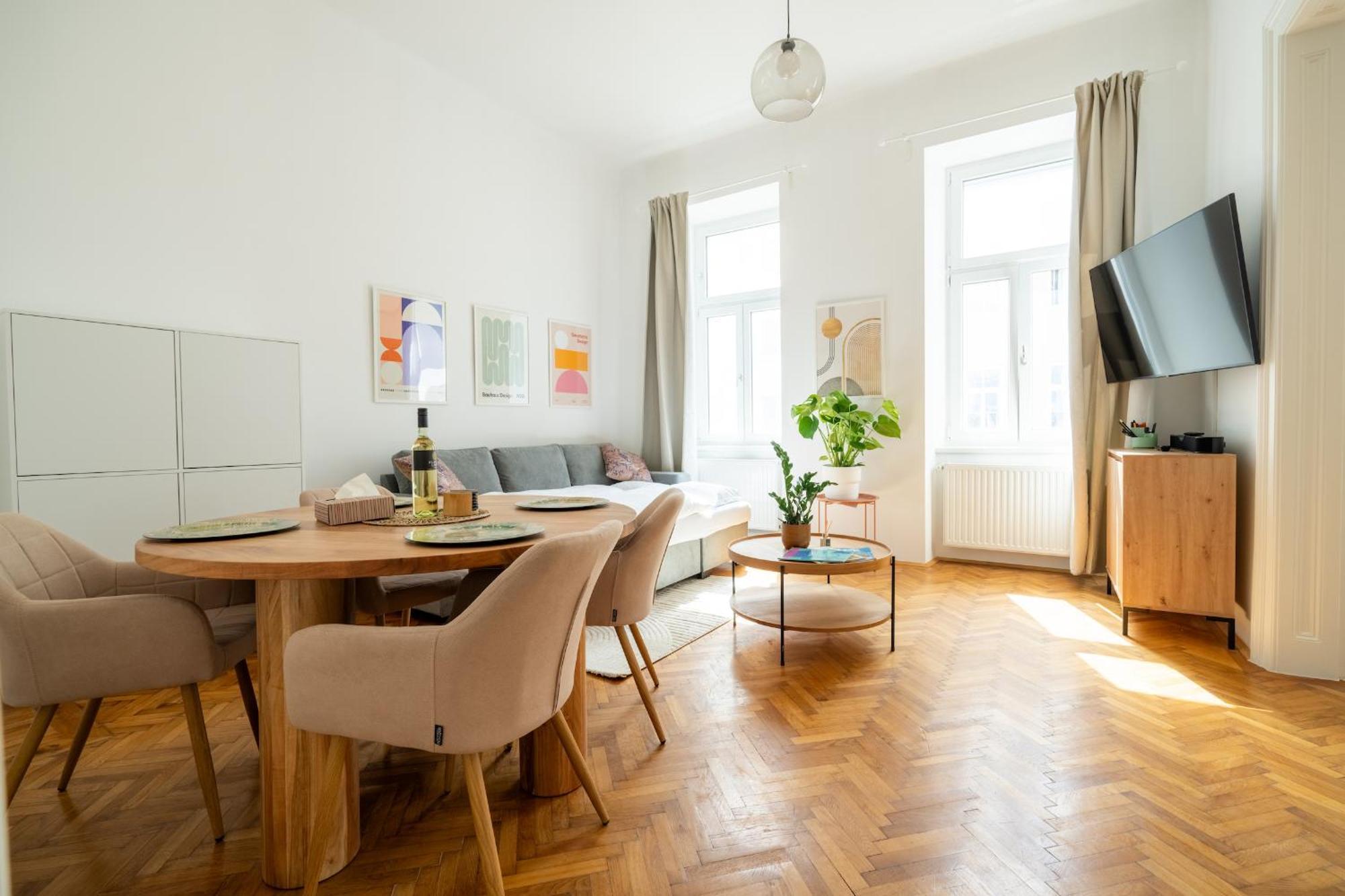 Appartement 4ty3 - Franz Josef Is Calling