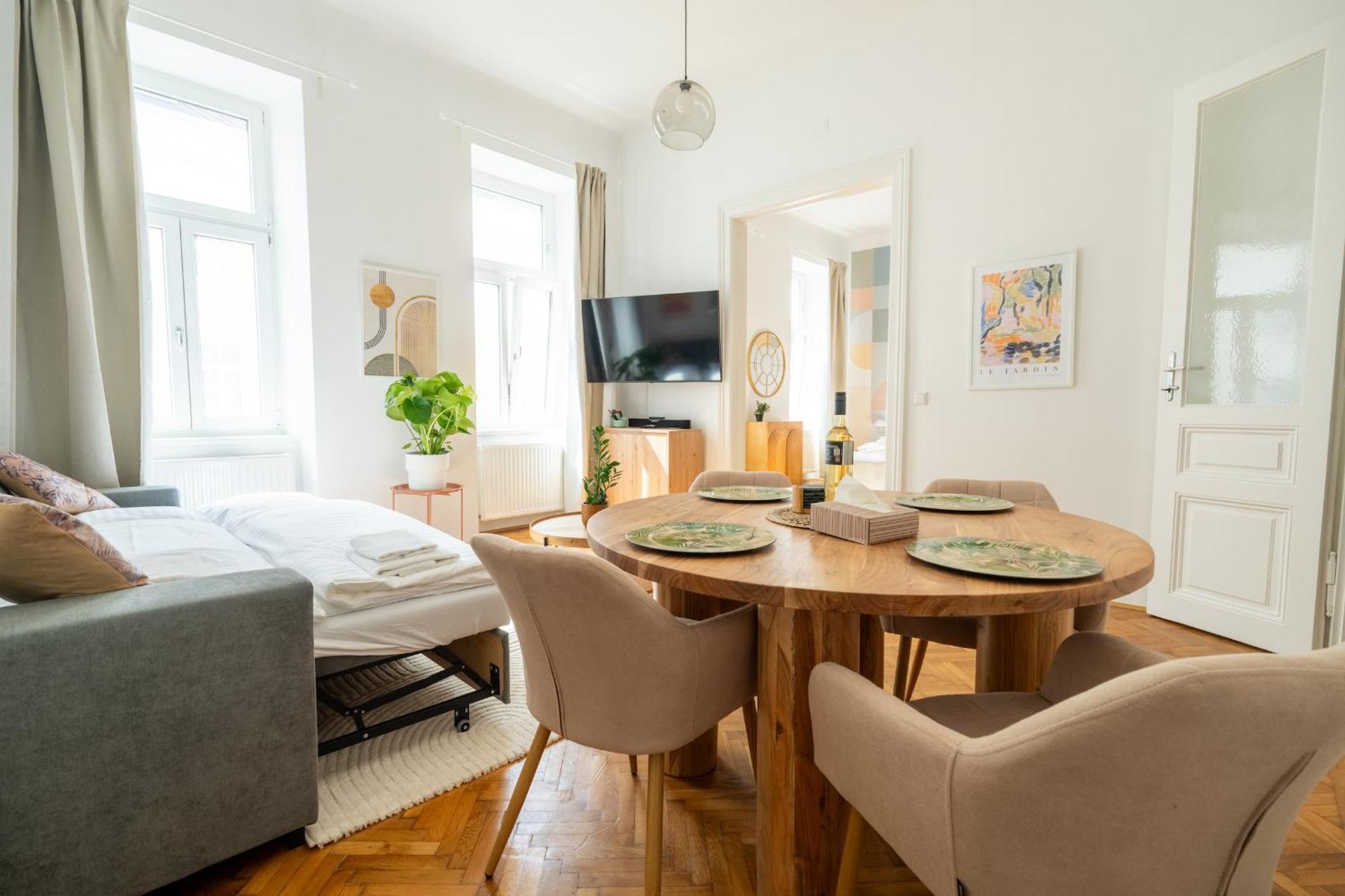 4ty3 - Franz Josef Is Calling Appartement
